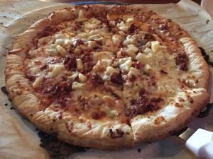 Gluten-free Pizza, The Garlic Knot, Fort Collins | Ross and Jamie Adventure